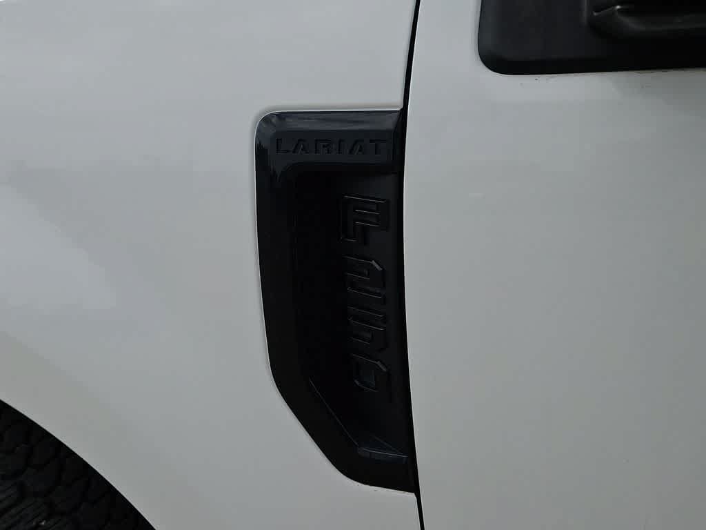 Used 2022 Ford F250 Lariat w/ Black Appearance Package AWD/4WD image 11
