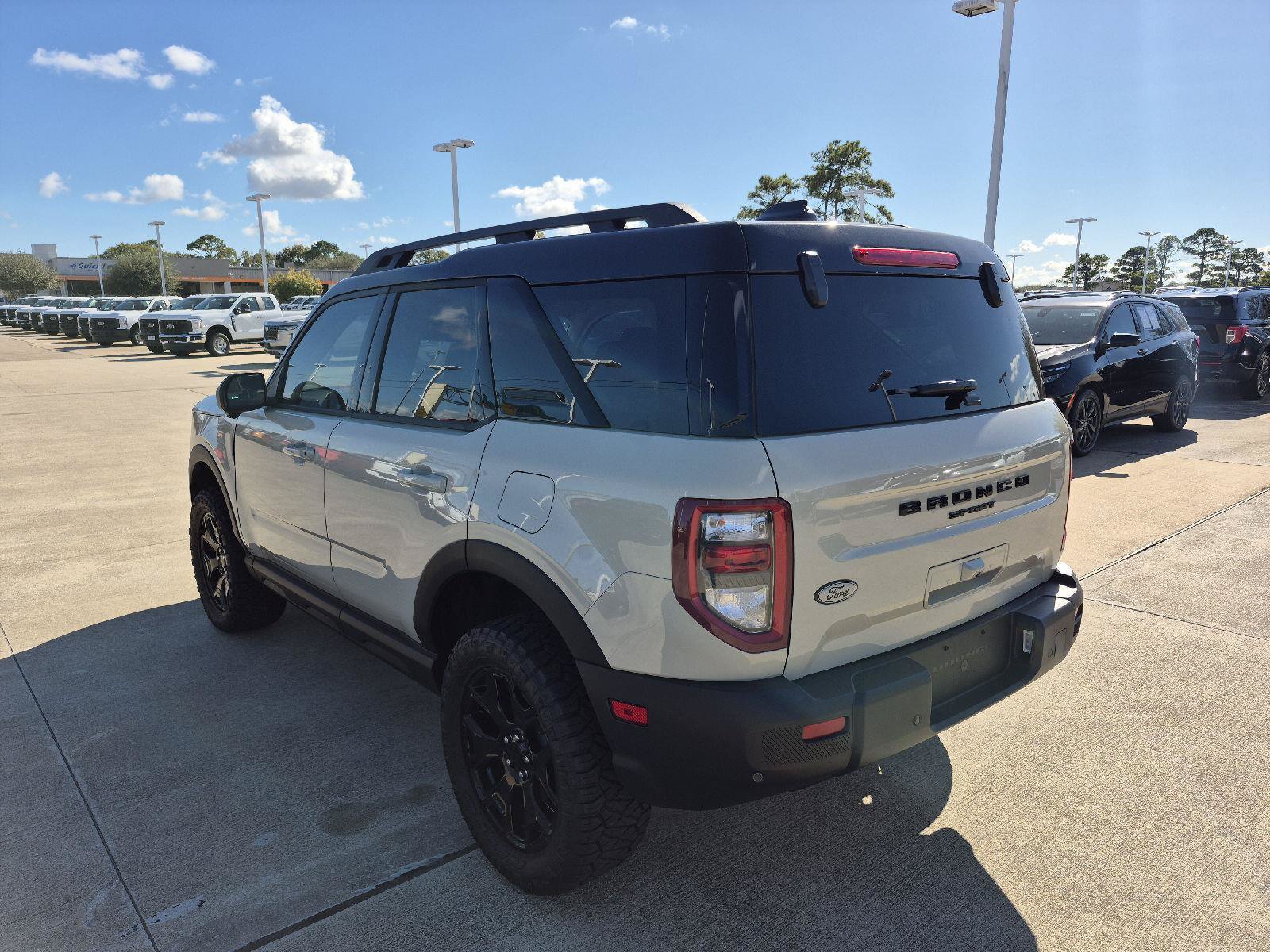 New 2025 Ford Bronco Sport Outer Banks w/ Outer Banks Tech Package+ AWD/4WD image 3