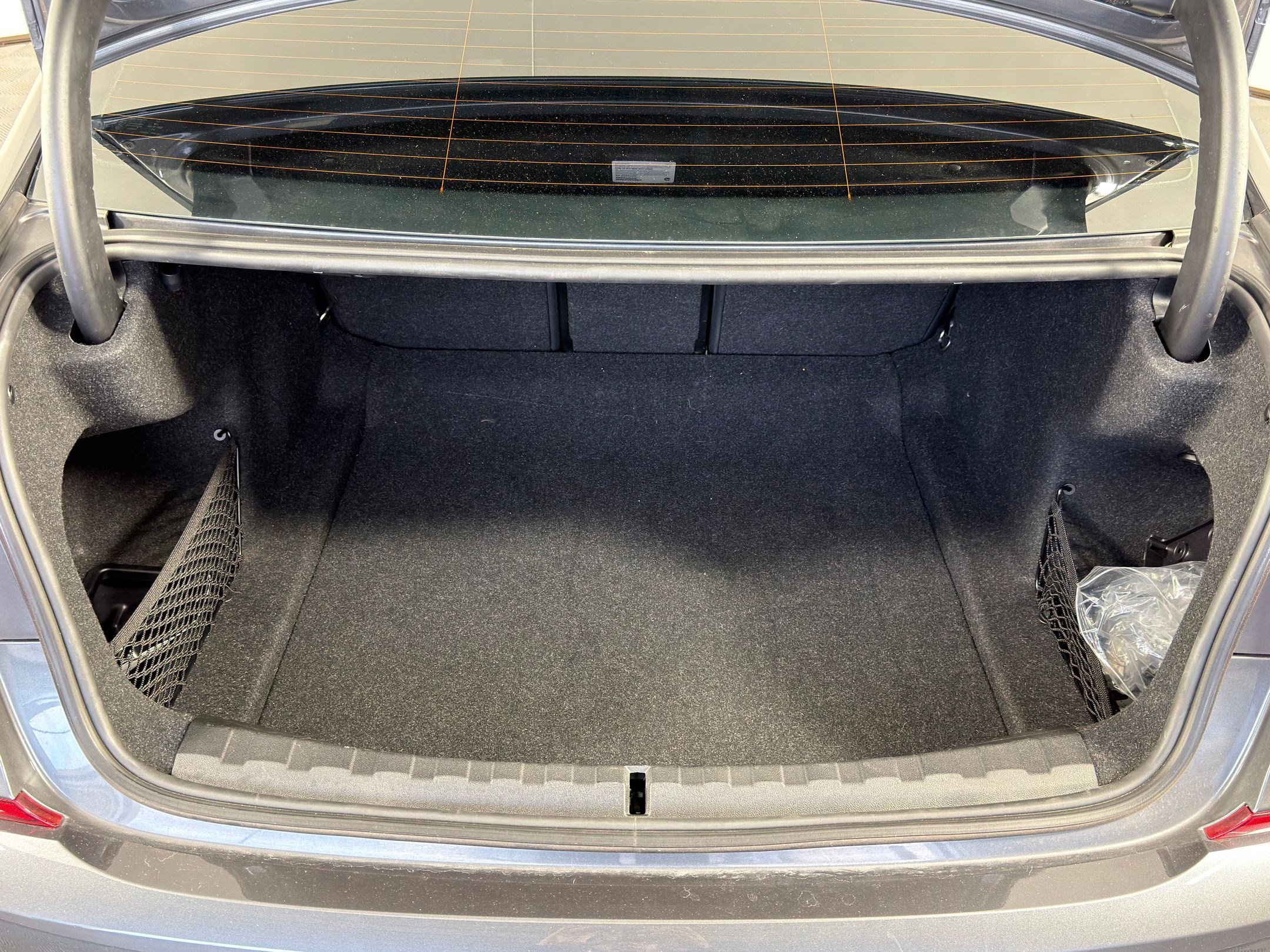 Used 2021 BMW 330i Sedan w/ M Sport Package image 31