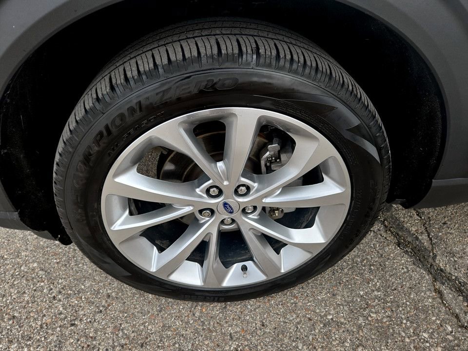 Used 2023 Ford Explorer Platinum w/ Technology Package image 37