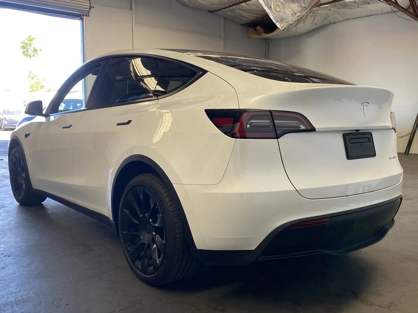 Used 2023 Tesla Model Y AWD image 2