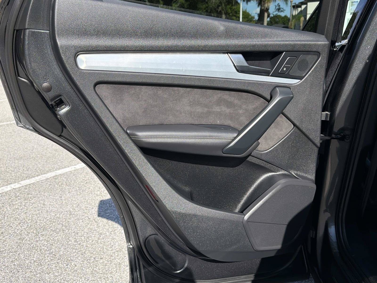 Used 2019 Audi SQ5 Premium Plus w/ Premium Plus Package AWD/4WD image 12
