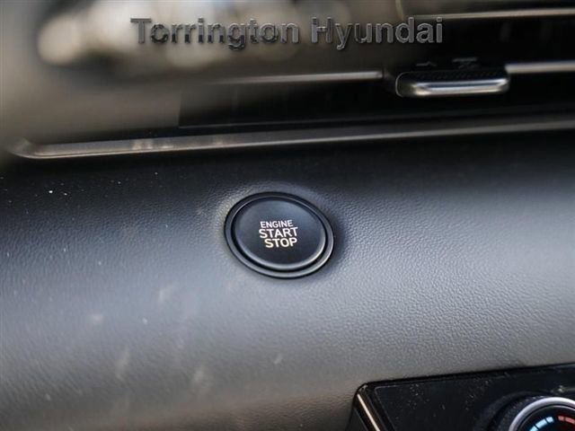 New 2025 Hyundai Elantra Sport image 28