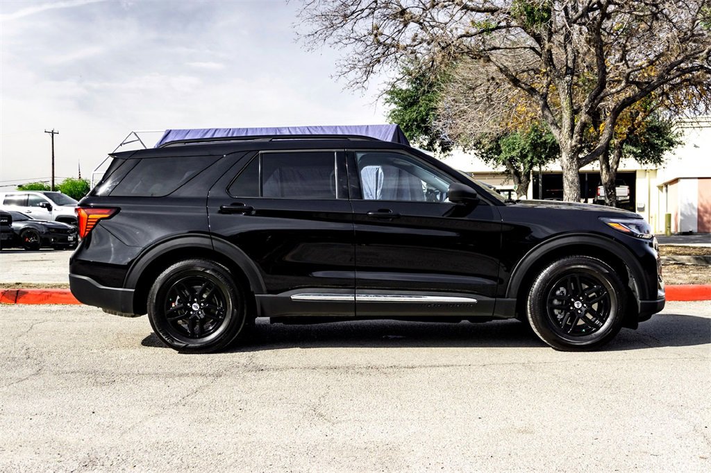 Used 2025 Ford Explorer Active image 4