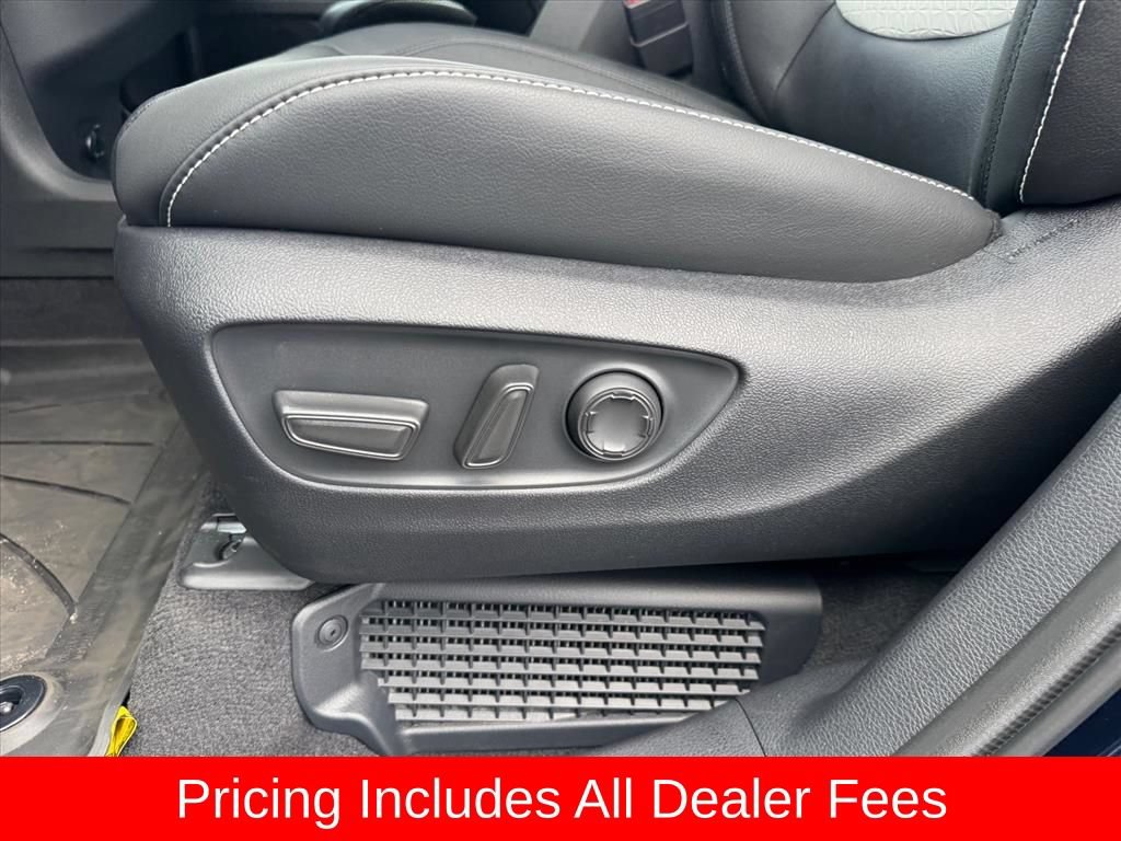 Used 2026 Toyota Sienna XSE FWD image 16