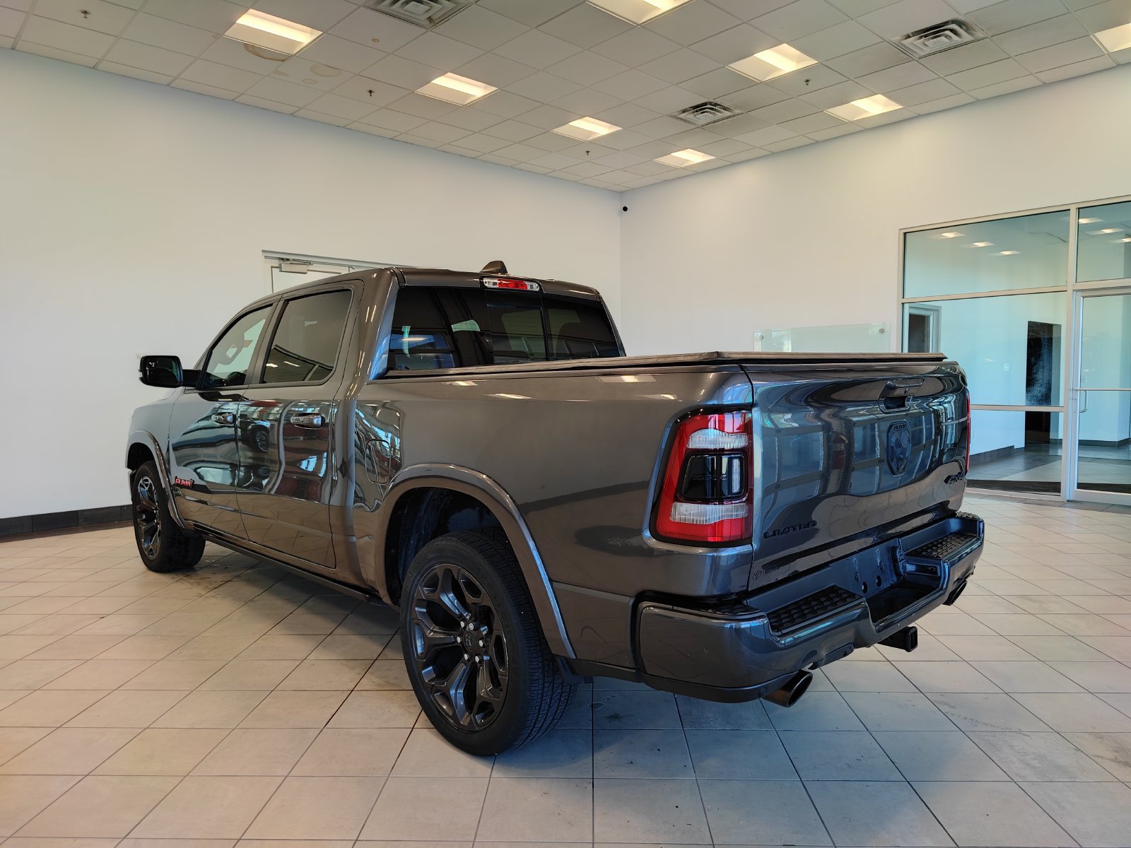 Used 2022 RAM 1500 Limited w/ (RED) Edition AWD/4WD image 5