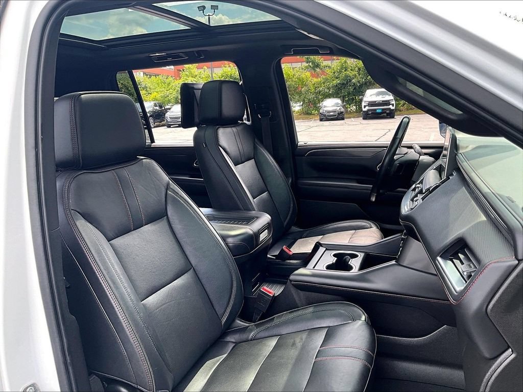 Used 2021 Chevrolet Suburban RST w/ Luxury Package AWD/4WD image 11