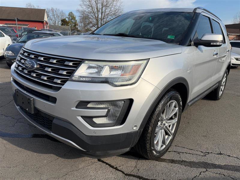 Used 2017 Ford Explorer Limited w/ Equipment Group 303A image 2