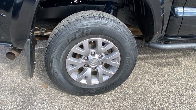 Used 2019 Toyota Tacoma SR5 AWD/4WD image 11