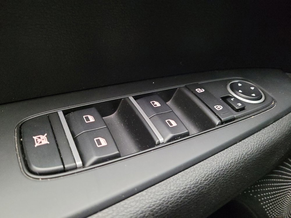 Used 2023 Kia Forte LXS image 27