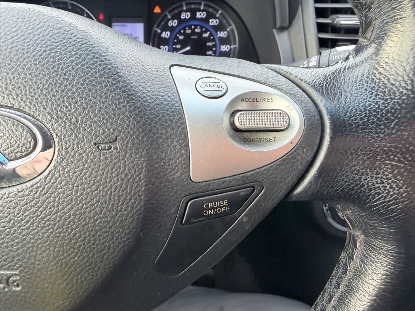 Used 2017 INFINITI QX70 AWD w/ Premium Package image 23