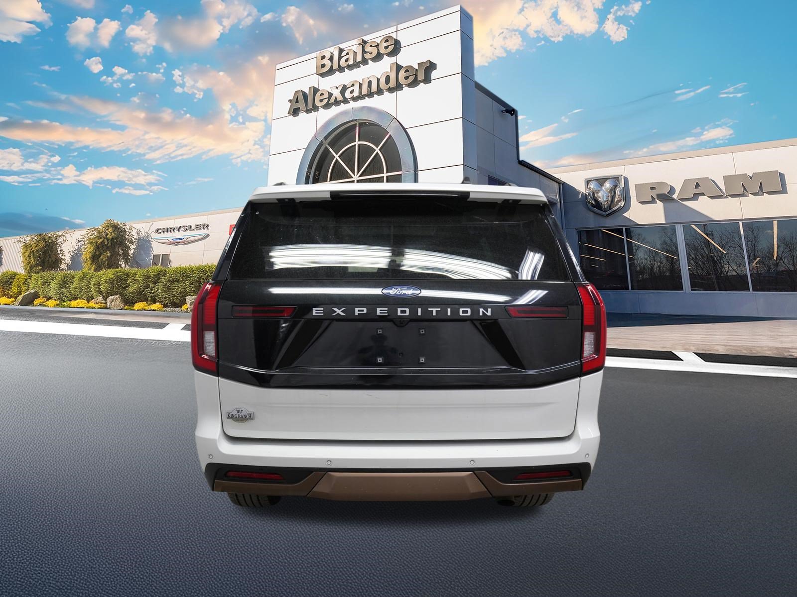 Used 2025 Ford Expedition King Ranch AWD/4WD image 8