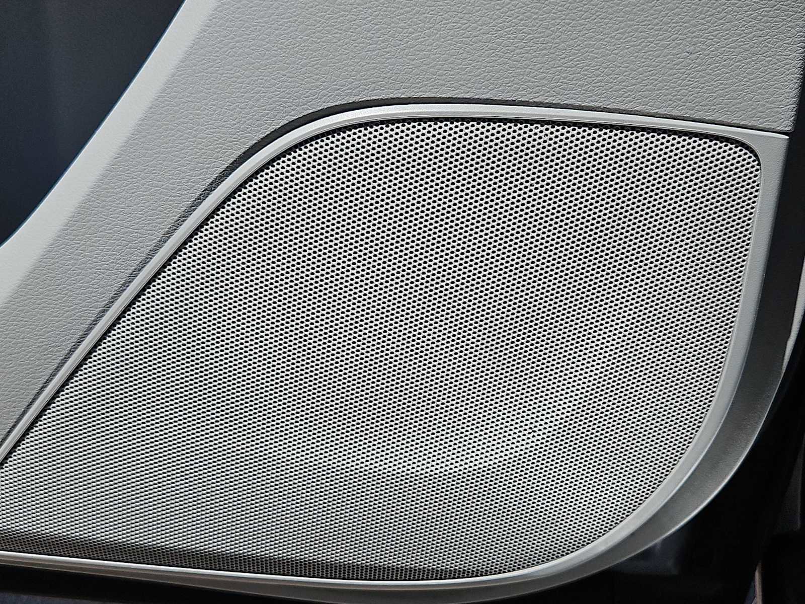 Used 2017 Acura MDX FWD w/ Technology Package image 29