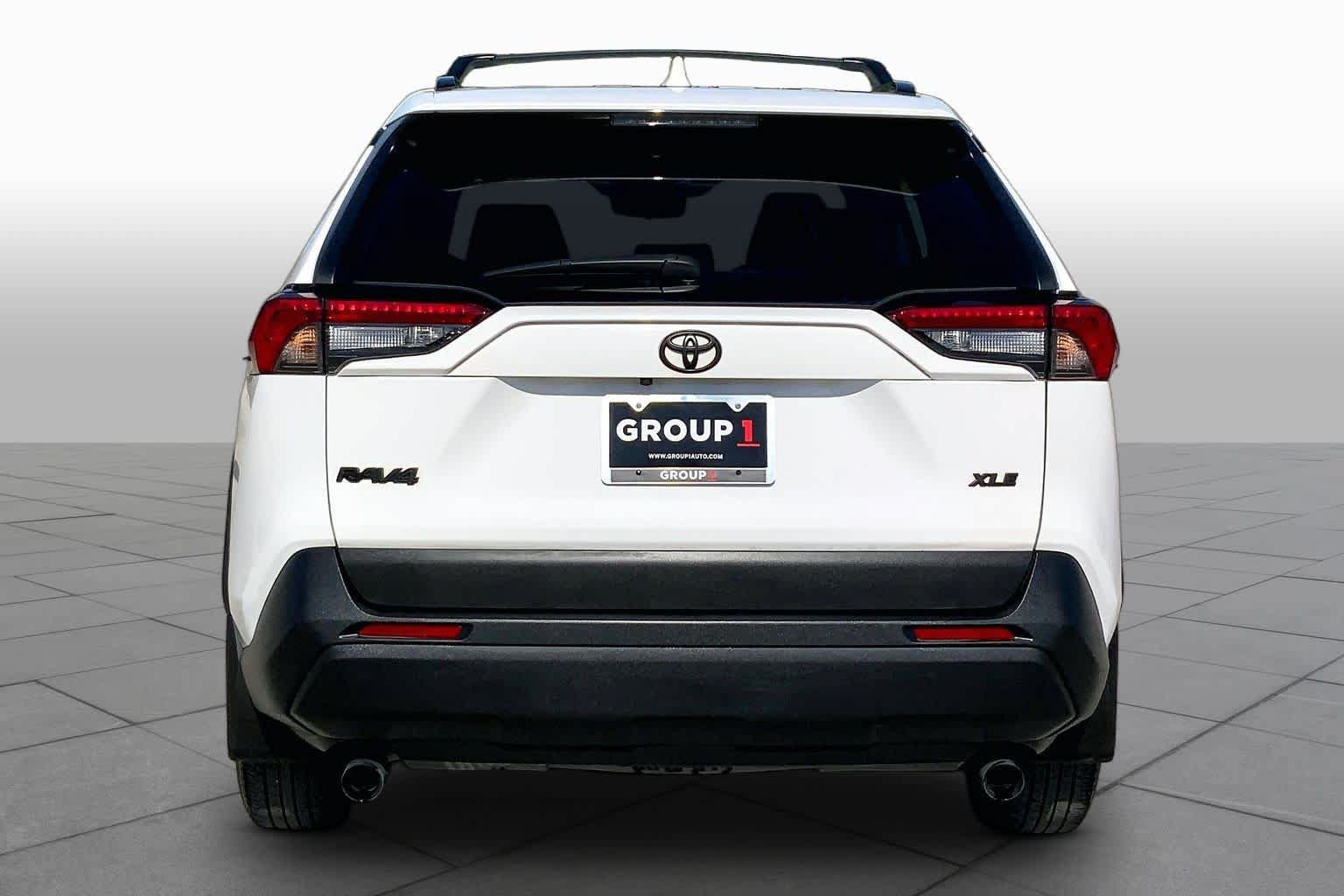 Used 2024 Toyota RAV4 XLE w/ Convenience Package FWD image 4