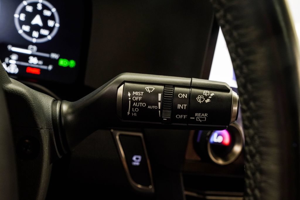 Used 2024 Lexus GX 550 w/ Accessory Package (2T) AWD/4WD image 39