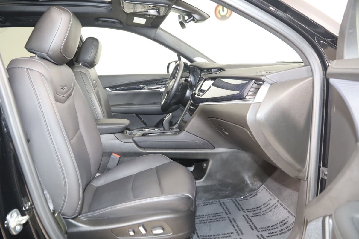 Used 2024 Cadillac XT6 Premium Luxury w/ LPO, Floor Liner Package AWD/4WD image 13