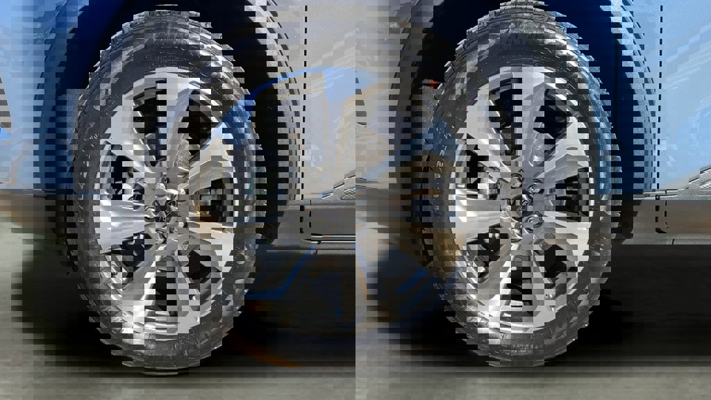 Used 2025 Ford Escape Platinum image 14