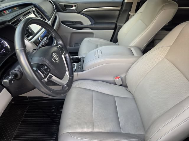 Used 2019 Toyota Highlander Limited AWD/4WD image 11