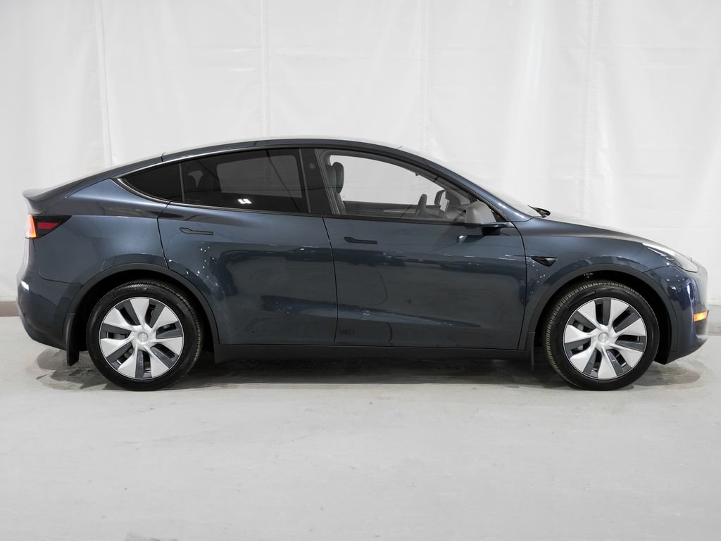 Used 2024 Tesla Model Y Long Range AWD/4WD image 7
