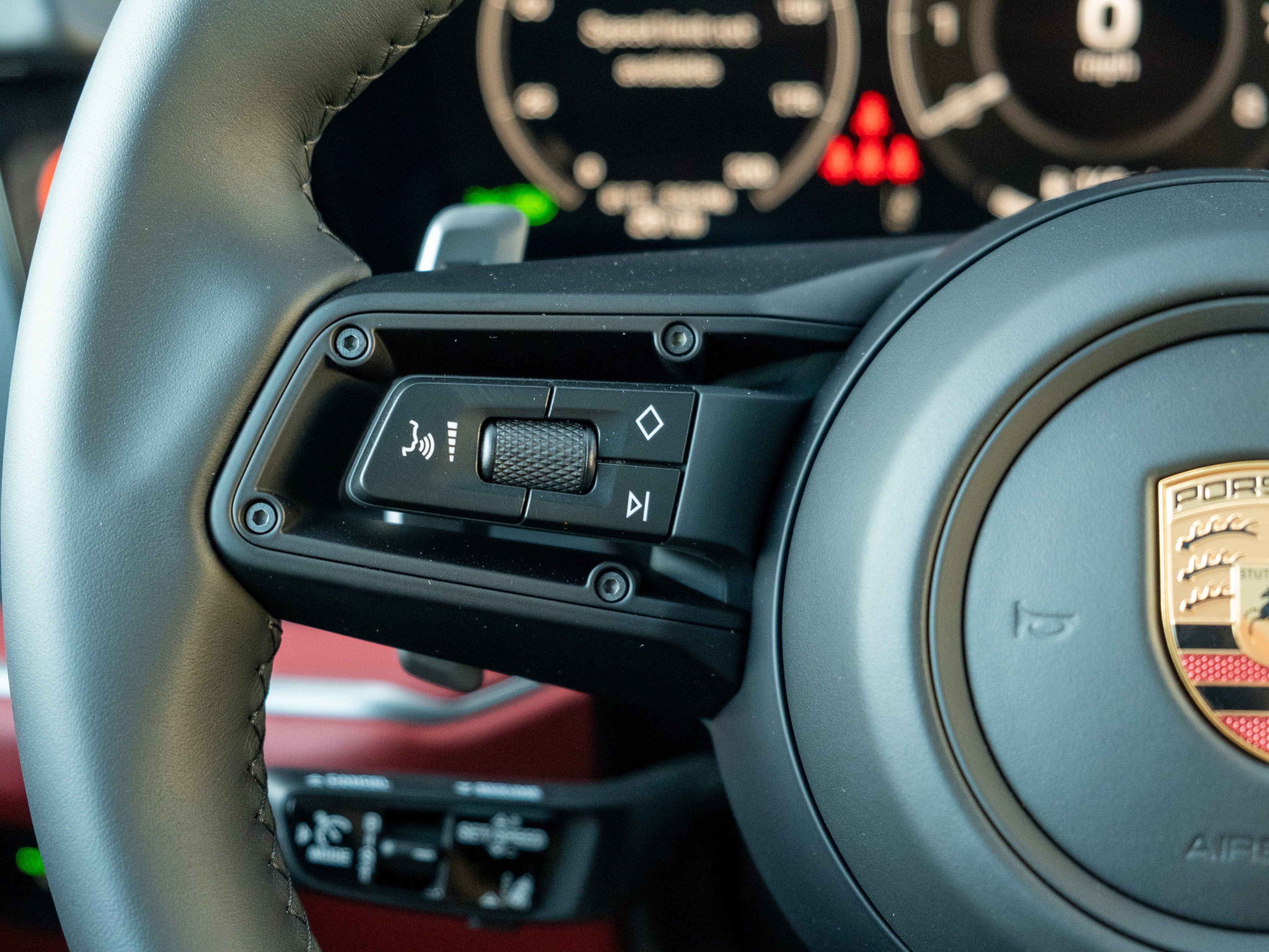 New 2026 Porsche Cayenne GTS image 34