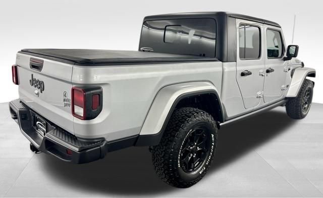 Used 2022 Jeep Gladiator Willys AWD/4WD image 9