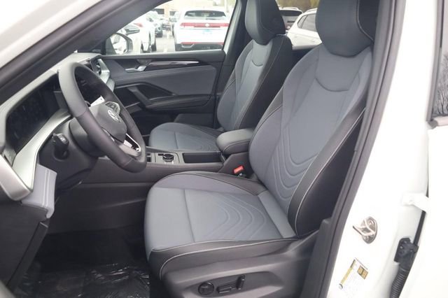 New 2026 Volkswagen Tiguan SE R-Line image 18