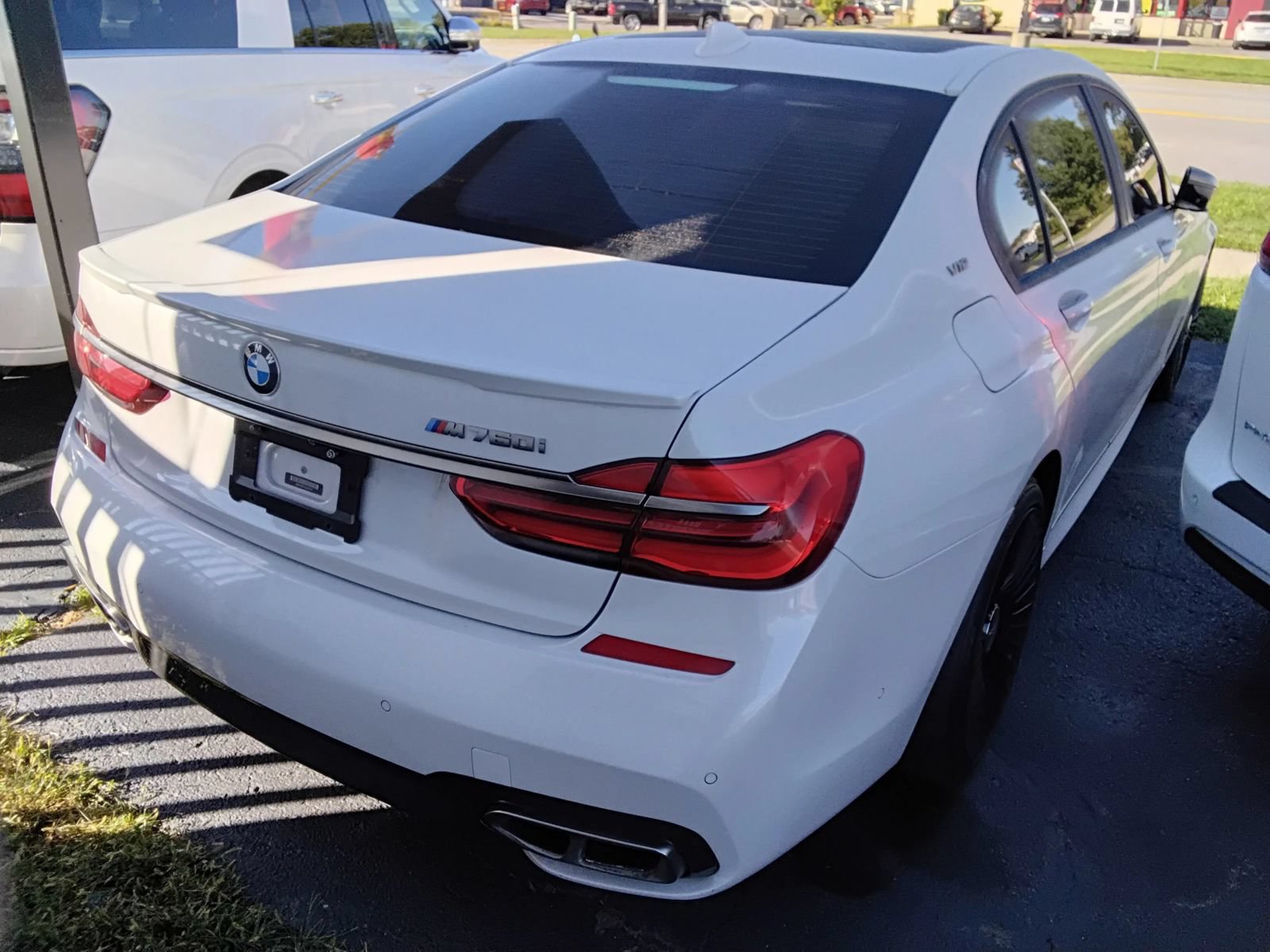 Used 2018 BMW M760i xDrive AWD/4WD image 4