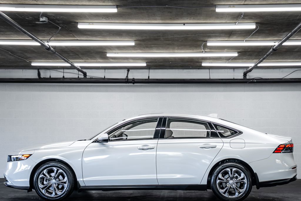 Used 2023 Honda Accord EX image 2