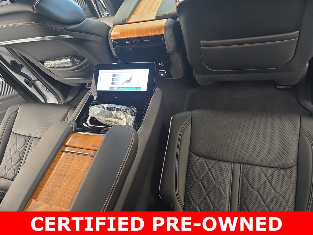 Used 2023 Jeep Grand Wagoneer Series III image 12