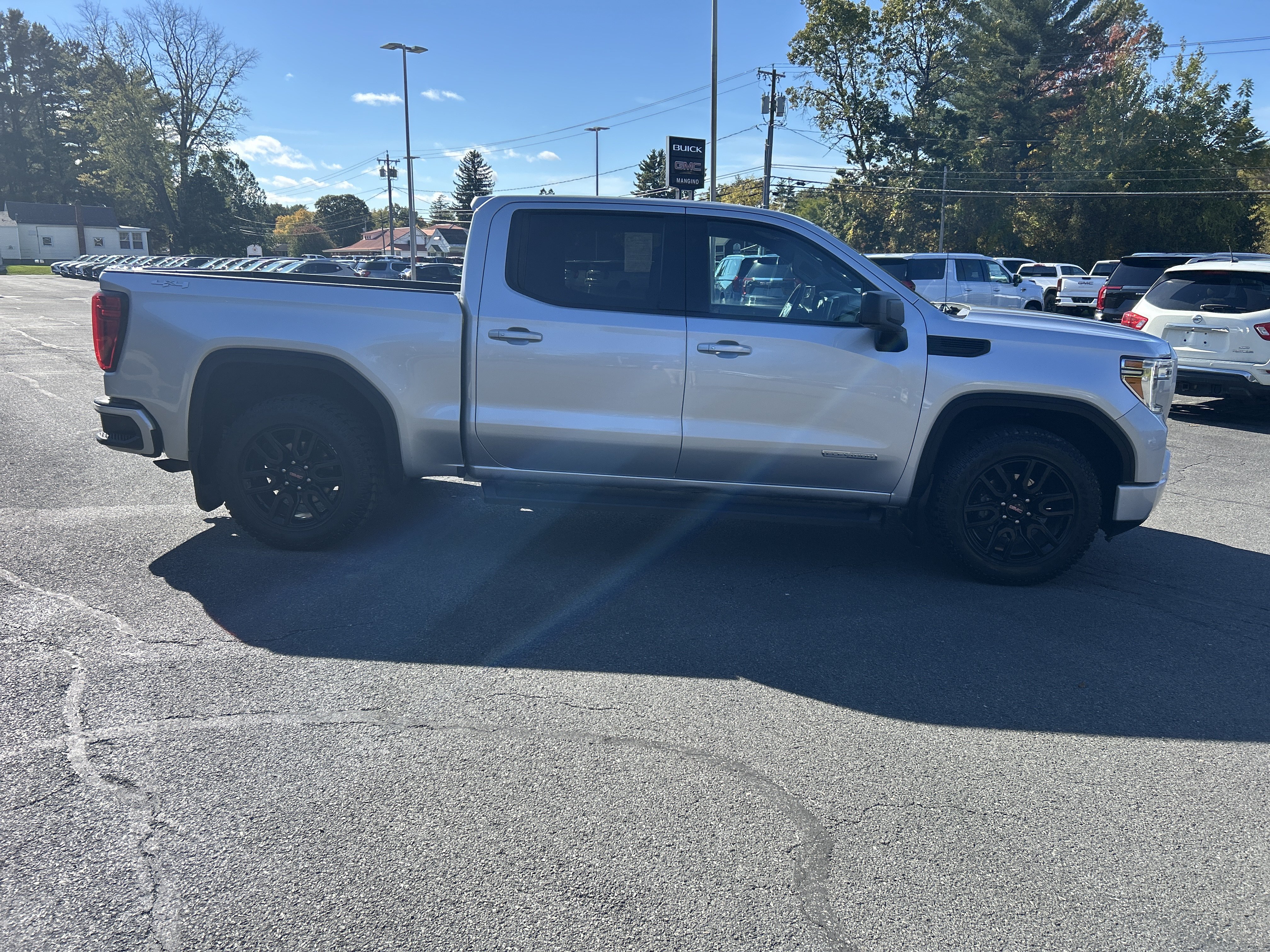 Used 2022 GMC Sierra 1500 Elevation AWD/4WD image 11