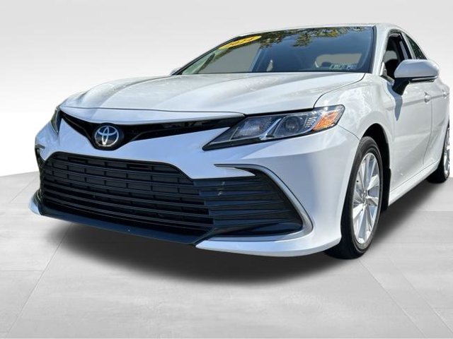 Used 2024 Toyota Camry LE w/ Convenience Package FWD image 9