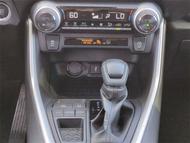 Used 2021 Toyota RAV4 XLE image 20