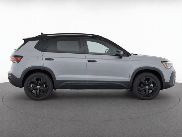 Used 2025 Volkswagen Taos SE AWD/4WD image 8