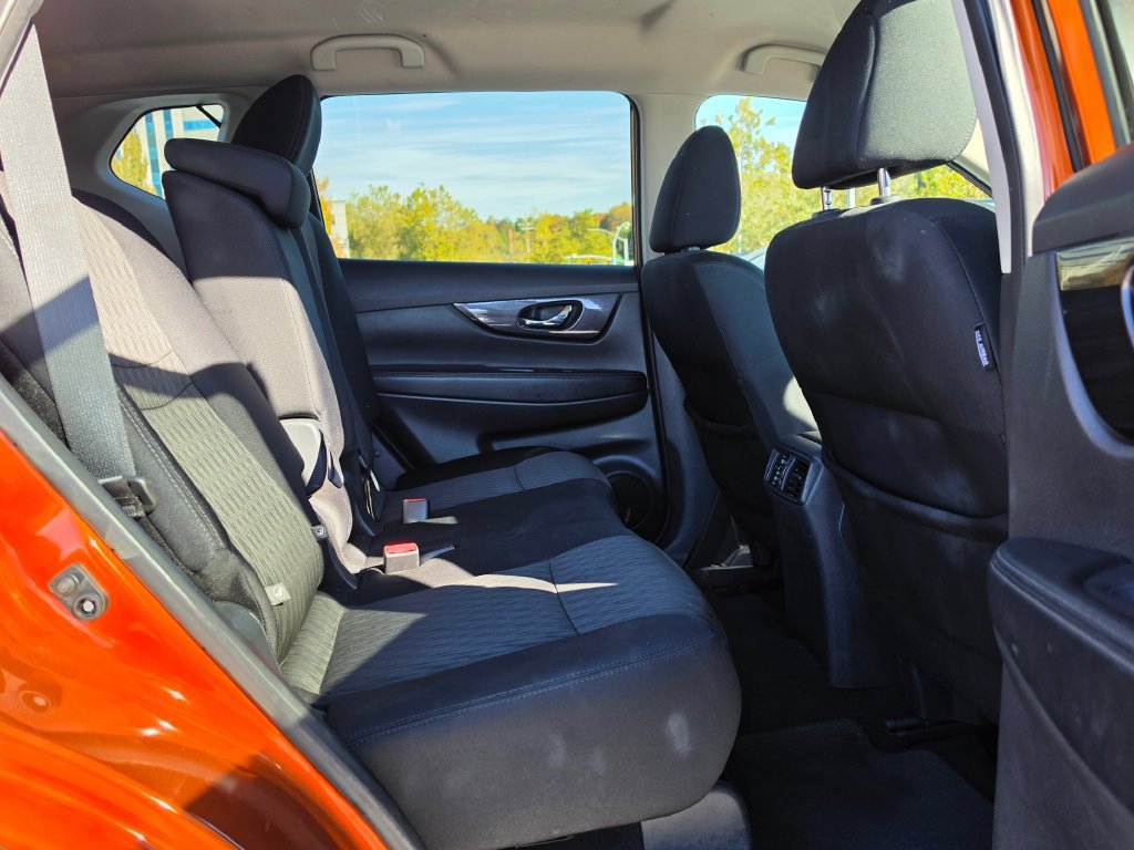 Used 2018 Nissan Rogue SV w/ Premium Package AWD/4WD image 13