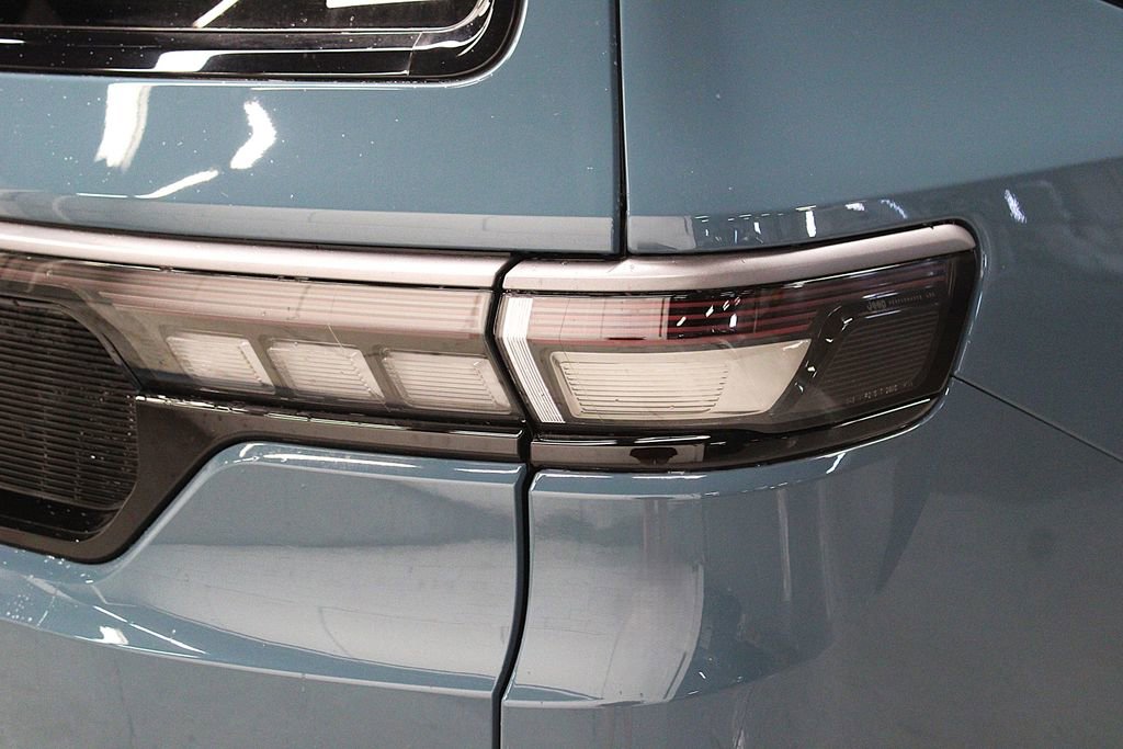 New 2026 Jeep Grand Wagoneer L Limited AWD/4WD image 48