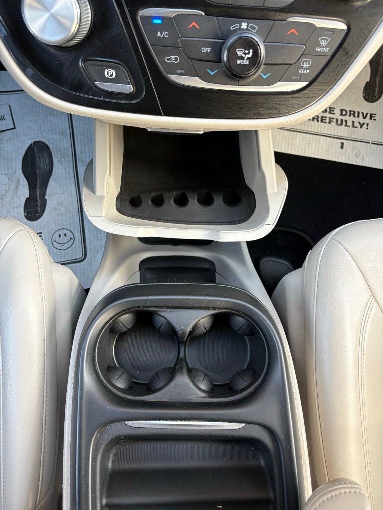 Used 2021 Chrysler Voyager Lxi FWD image 33