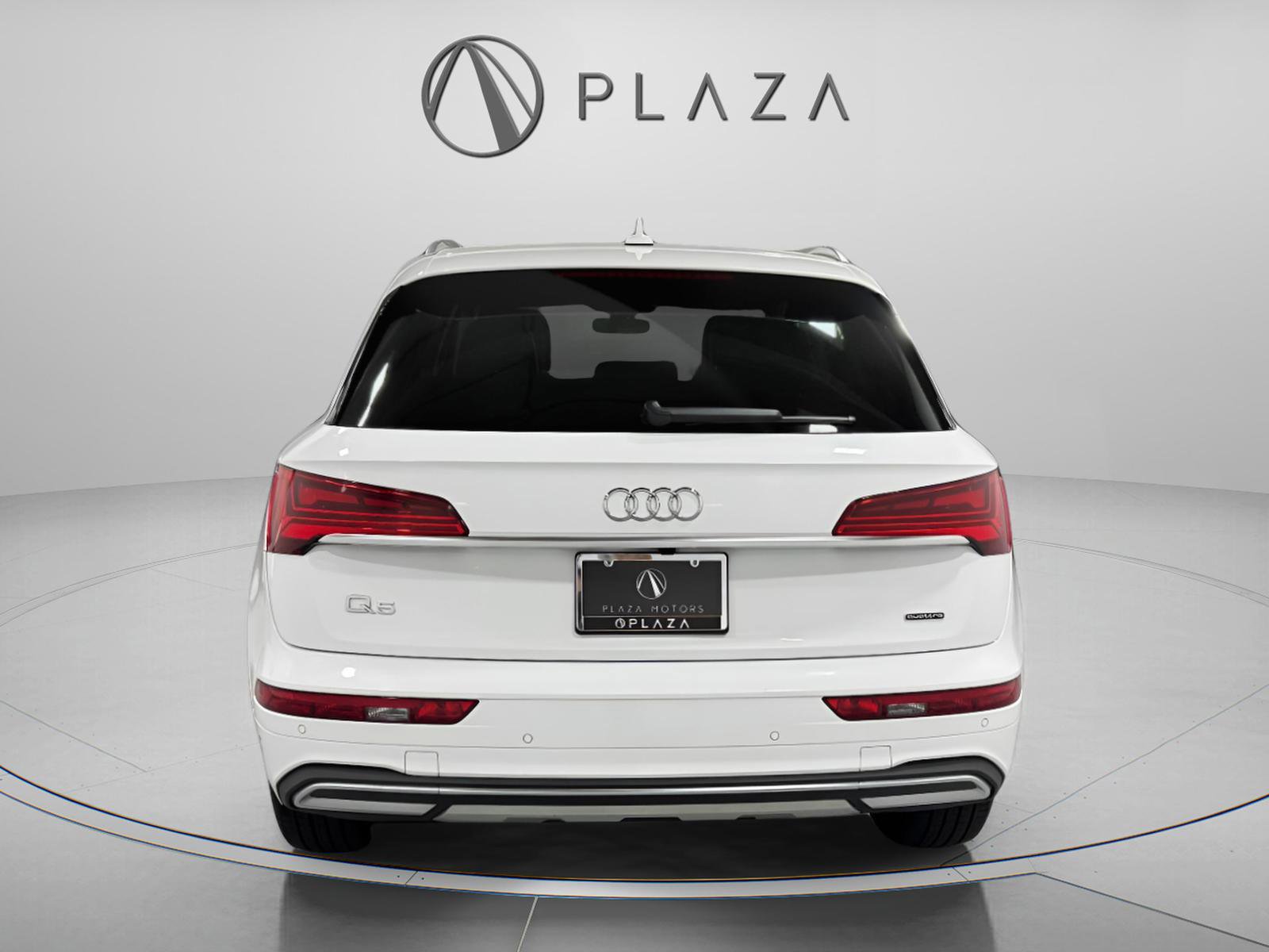 Used 2023 Audi Q5 2.0T Premium w/ Convenience Package image 4