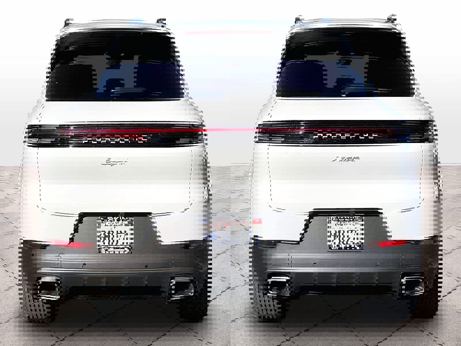 Used 2024 Porsche Cayenne image 4