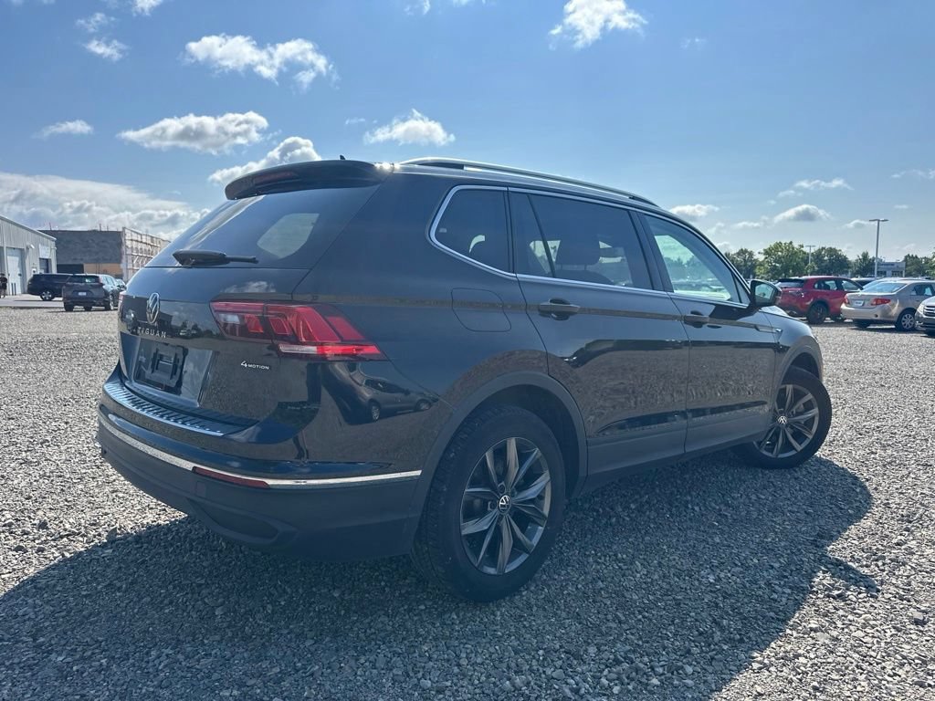 Used 2023 Volkswagen Tiguan SE AWD/4WD image 11