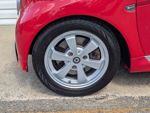 Used 2013 smart fortwo Coupe image 7