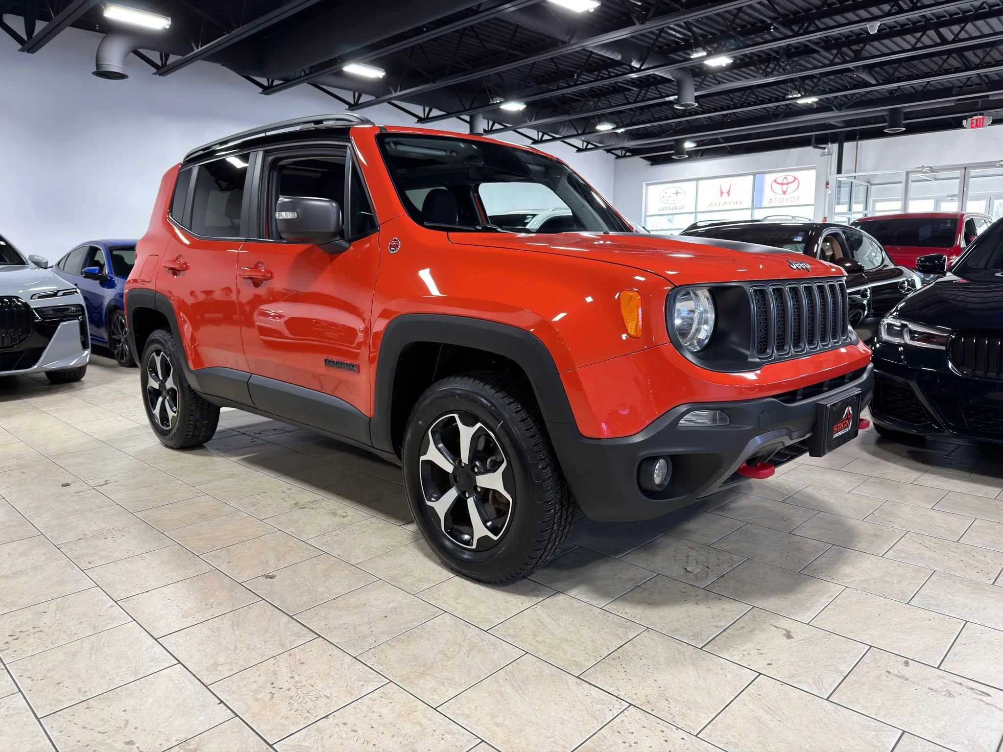 Used 2019 Jeep Renegade Trailhawk AWD/4WD image 9