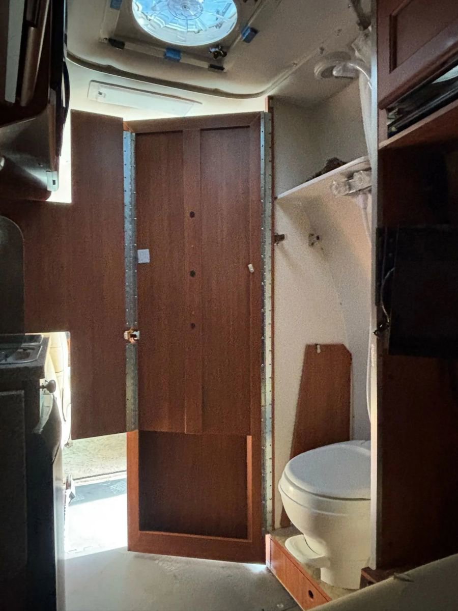 Used 2012 Chevrolet Express 2500 w/ Power Package image 28