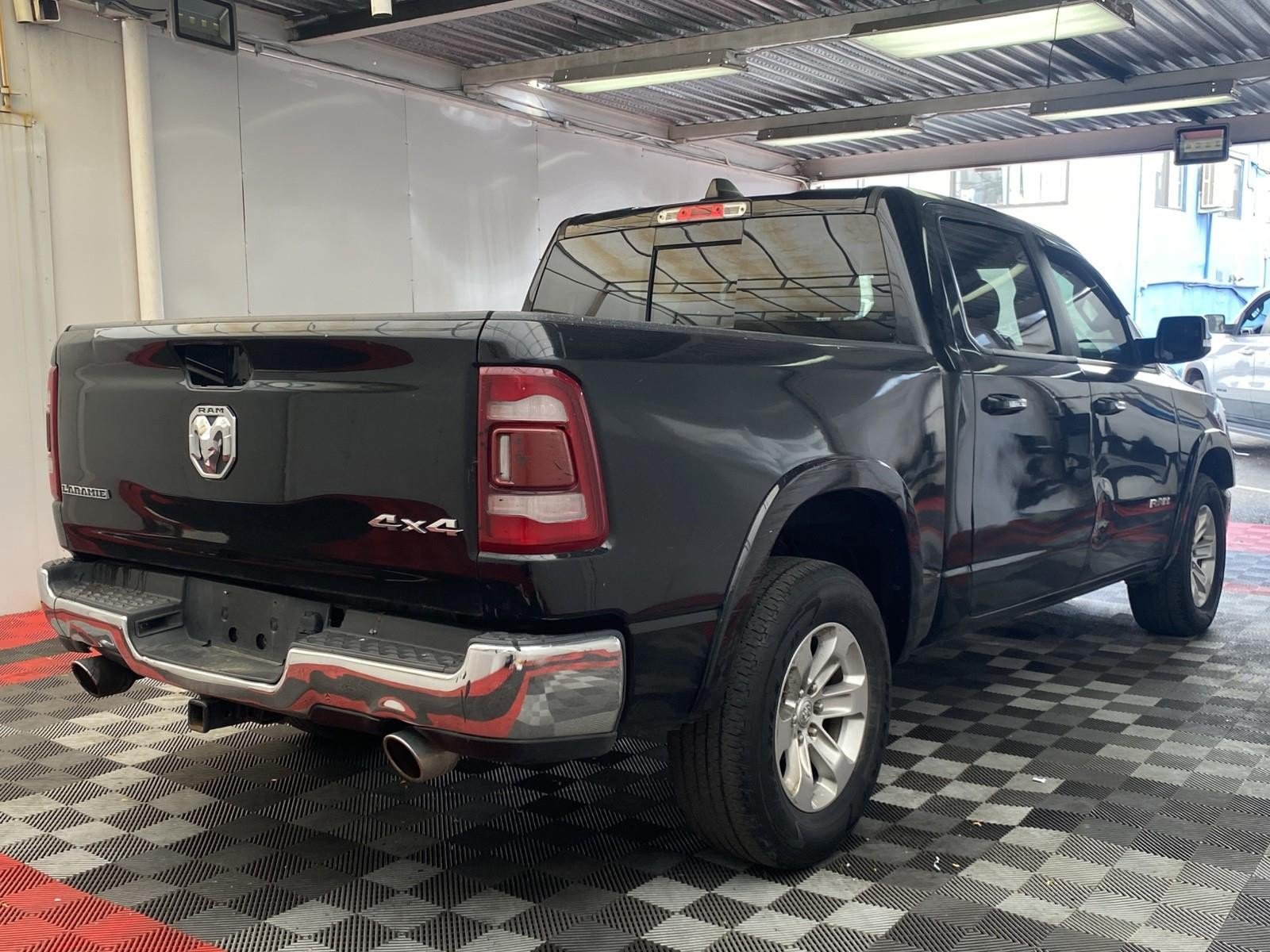 Used 2021 RAM 1500 Laramie AWD/4WD image 3