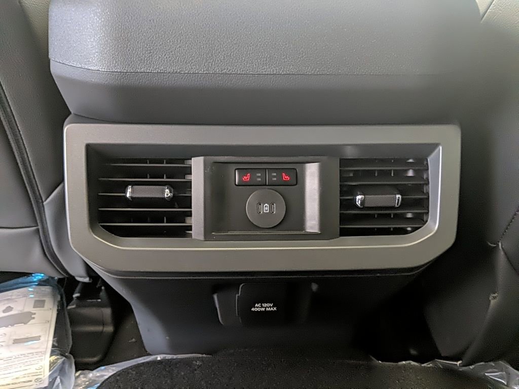 New 2026 Ford F250 Lariat w/ Black Appearance Package image 19