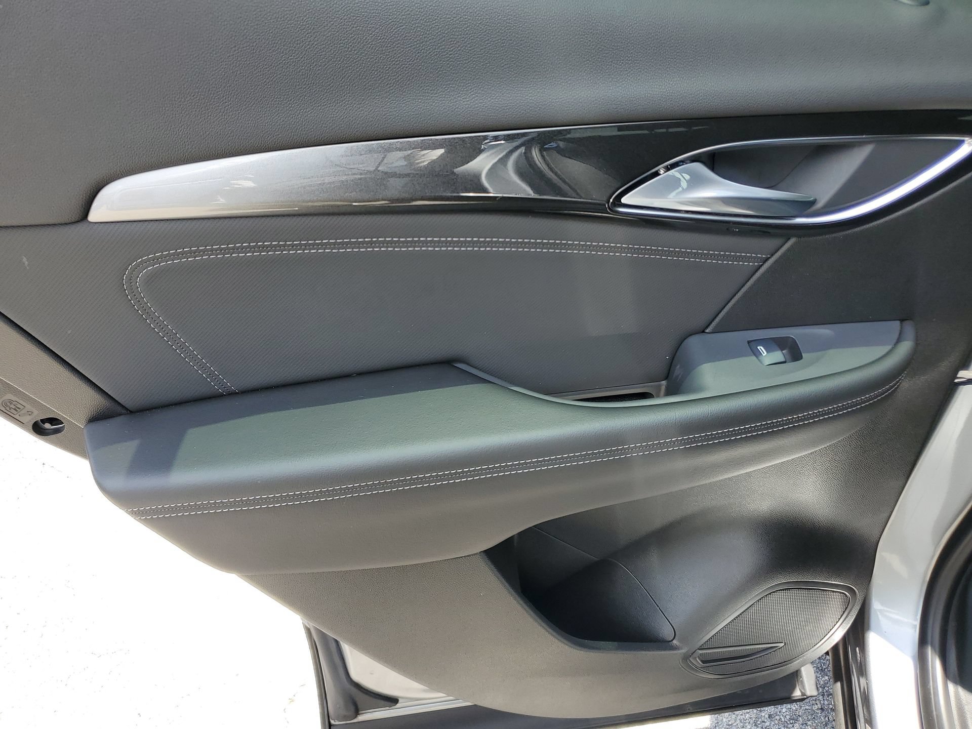 Used 2024 Buick Envision Preferred AWD/4WD image 10