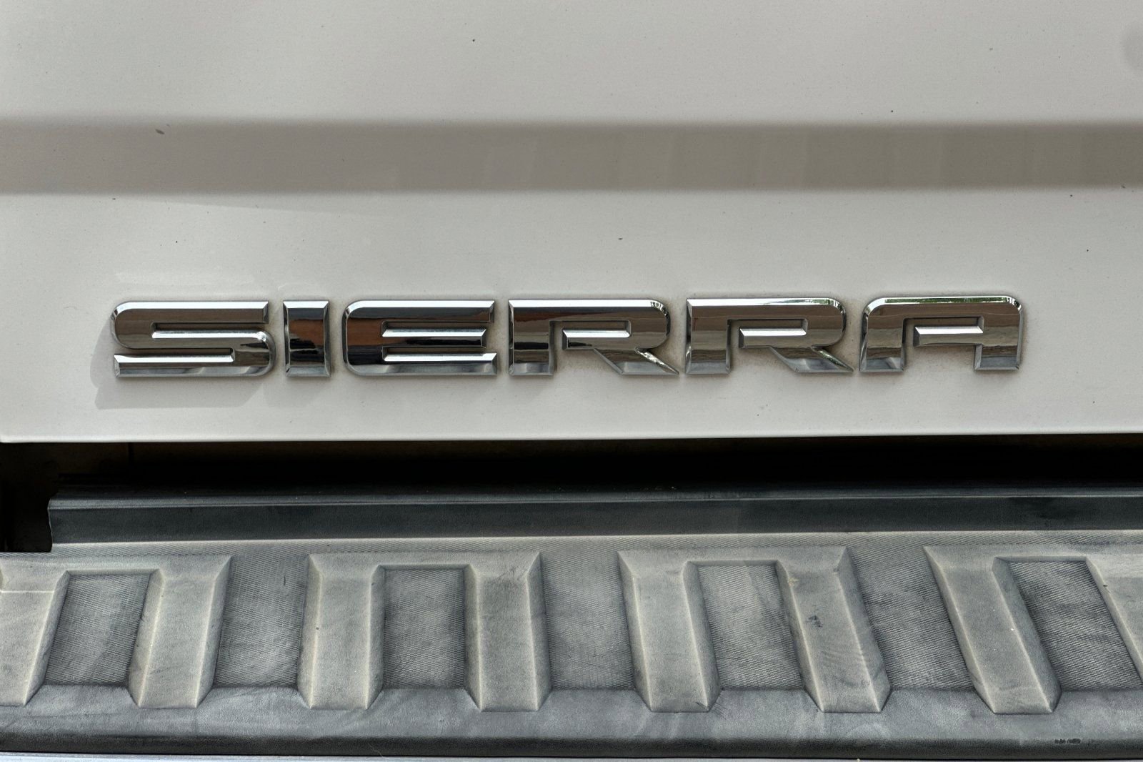 Used 2017 GMC Sierra 1500 SLT w/ SLT Premium Package image 8