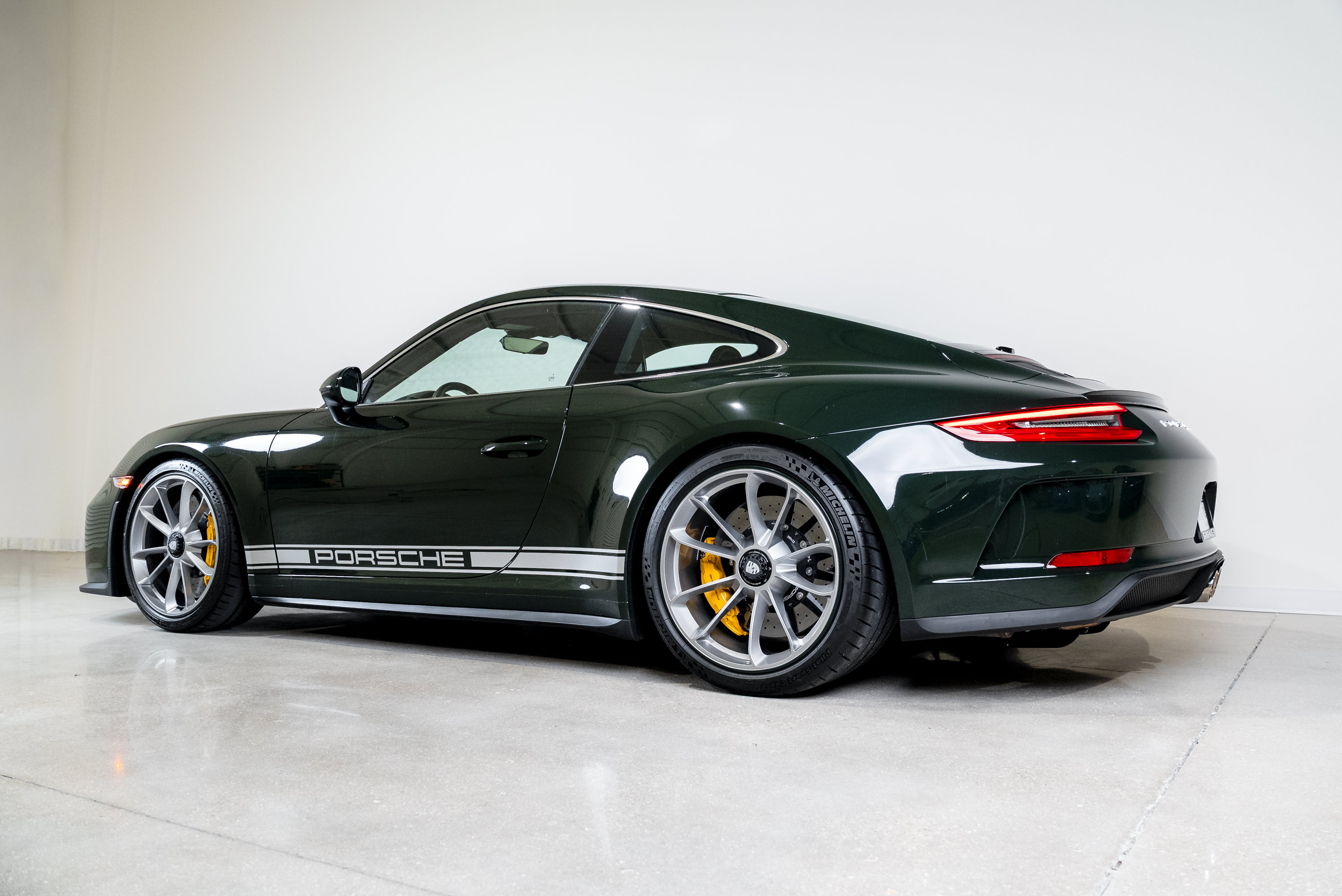 Used 2018 Porsche 911 GT3 RWD image 29