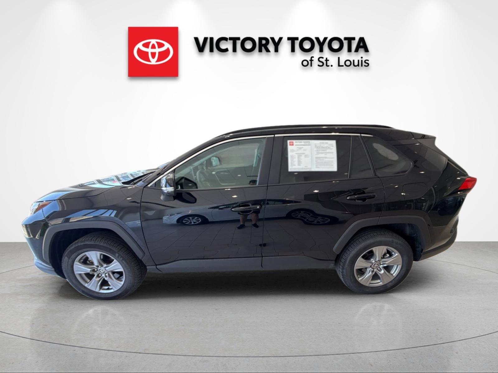 Used 2025 Toyota RAV4 XLE AWD/4WD image 6