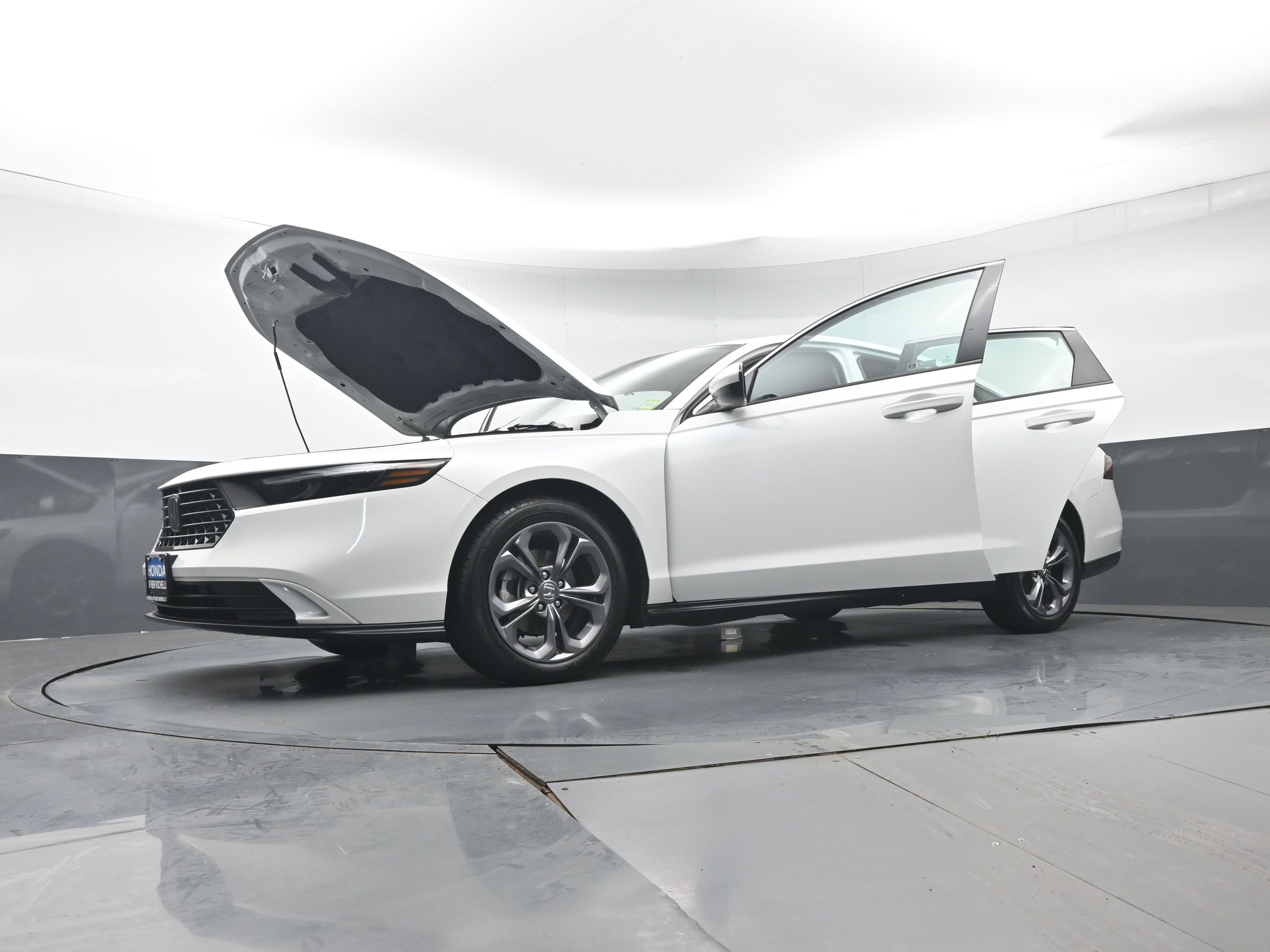 Certified 2023 Honda Accord EX image 39