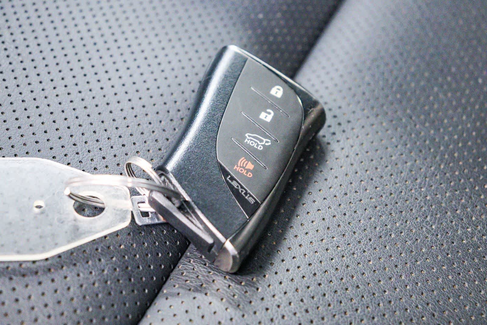 Used 2024 Lexus RX 350h w/ Convenience Package AWD/4WD image 30